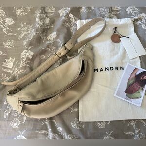 Mandrn atlas Fanny pack in the color bone